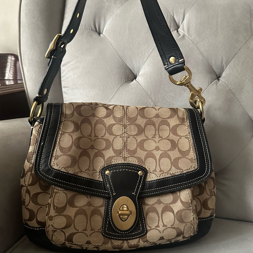 ✨SOLD Coach Legacy Signature Brown and Black Turnlock Flap Shoulder Bag